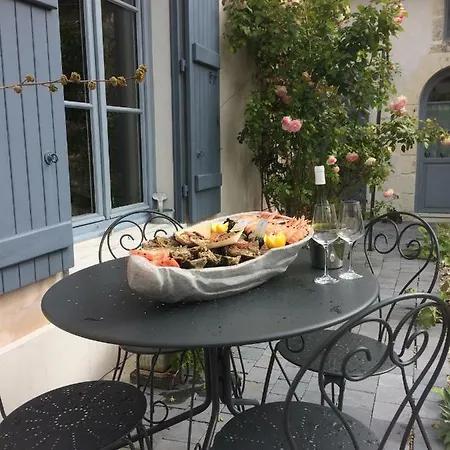La Rochelle L'ile De Re Autrement Holiday home
