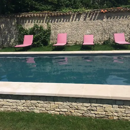 La Rochelle L'ile De Re Autrement Holiday home *